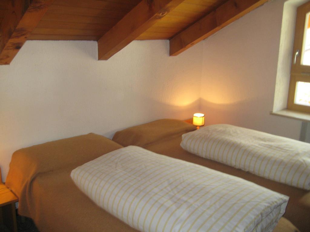 Appartamenti Decrestina Campitello di Fassa Kamer foto